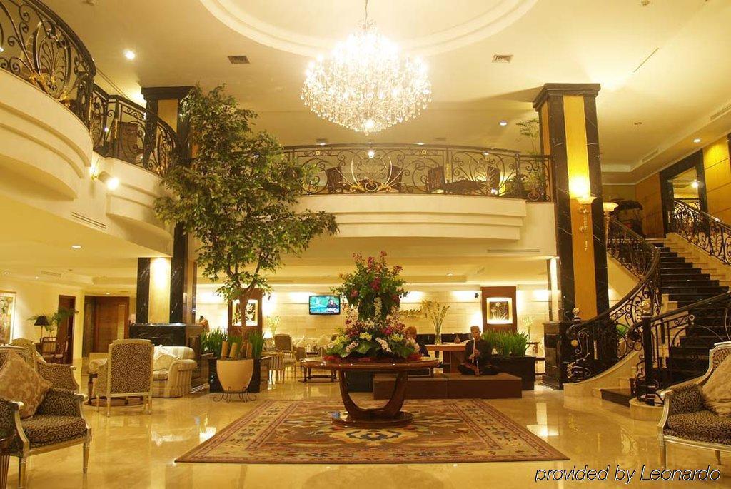 Aston Tropicana Hotel
