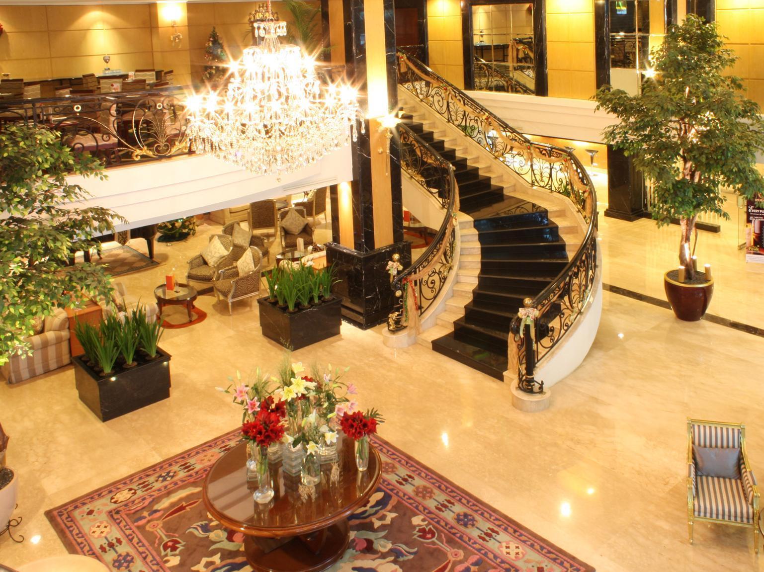 Aston Tropicana 4*