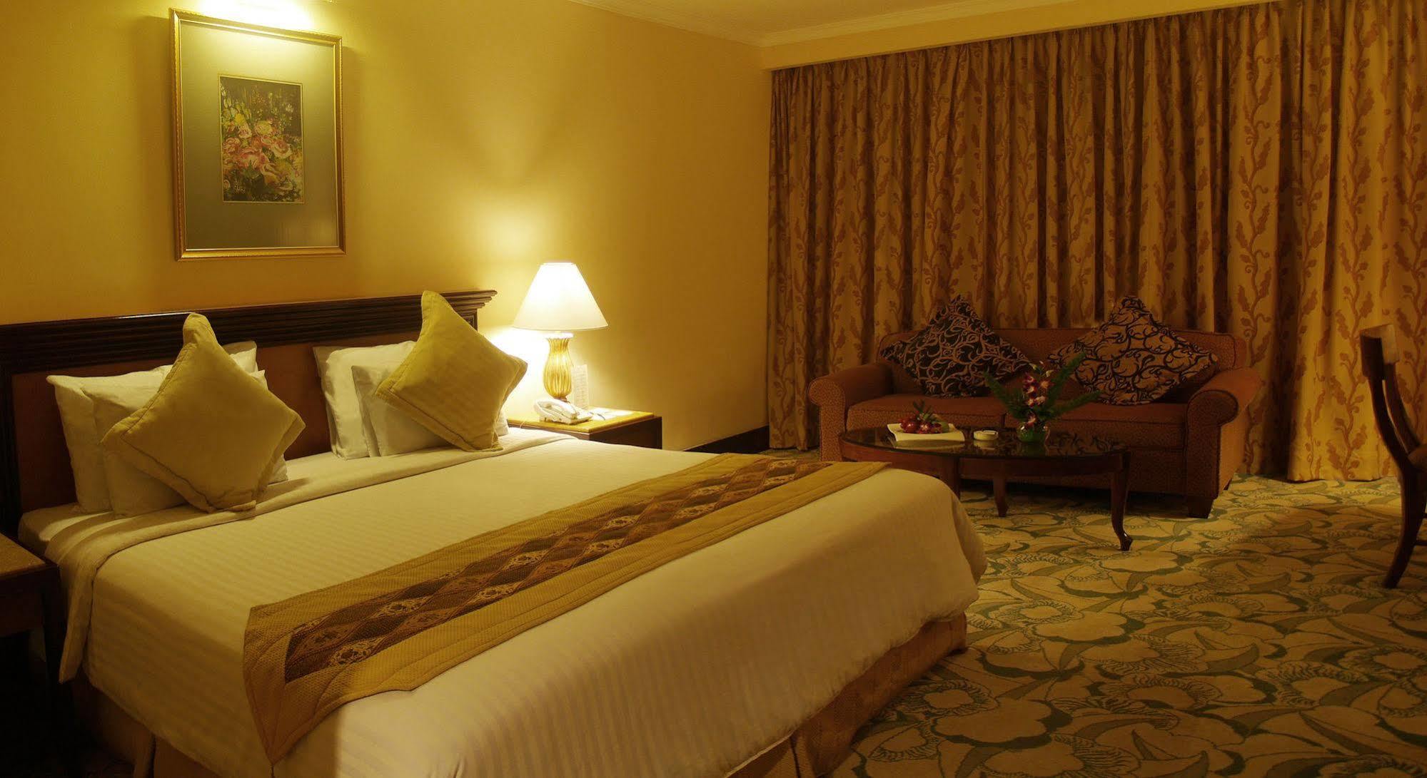 Aston Tropicana Hotel
