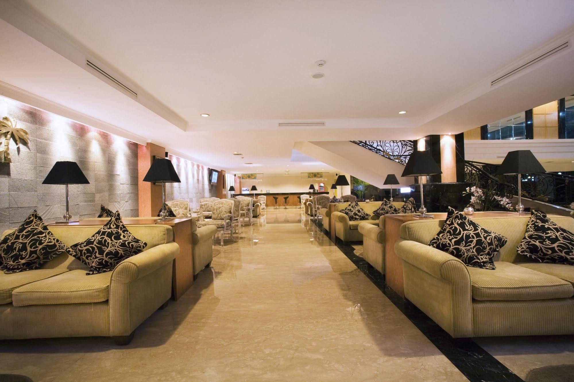 Hotel Aston Tropicana 4*