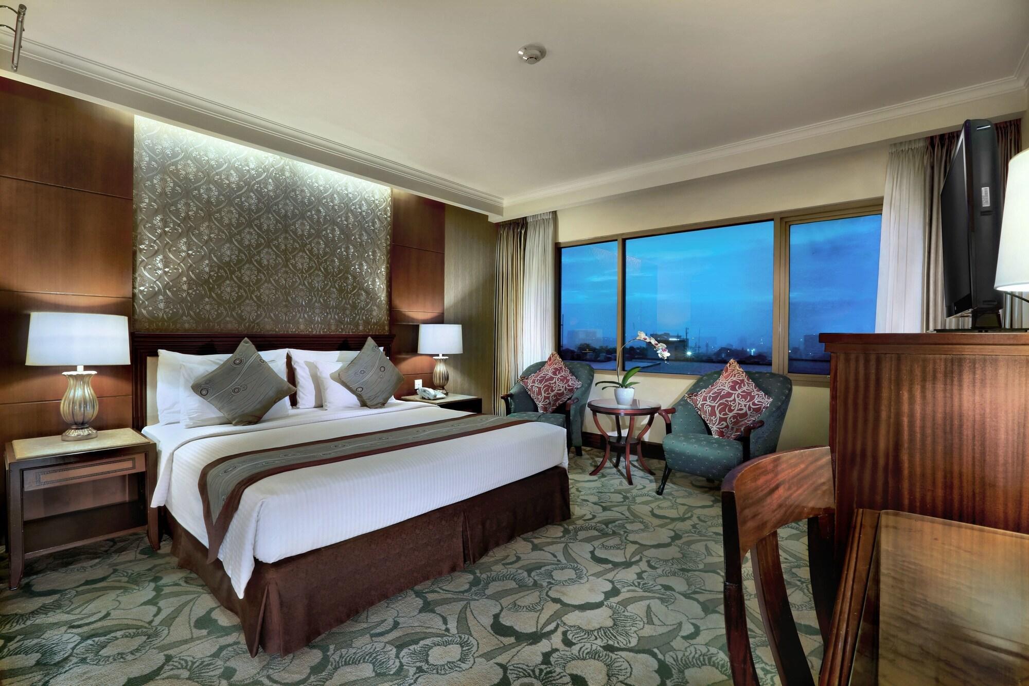 Aston Tropicana 4* Bandung