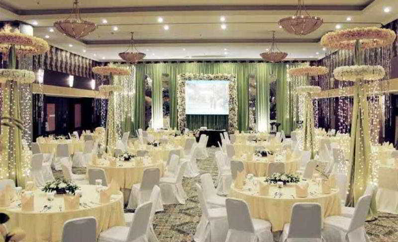Hotel Aston Tropicana 4*