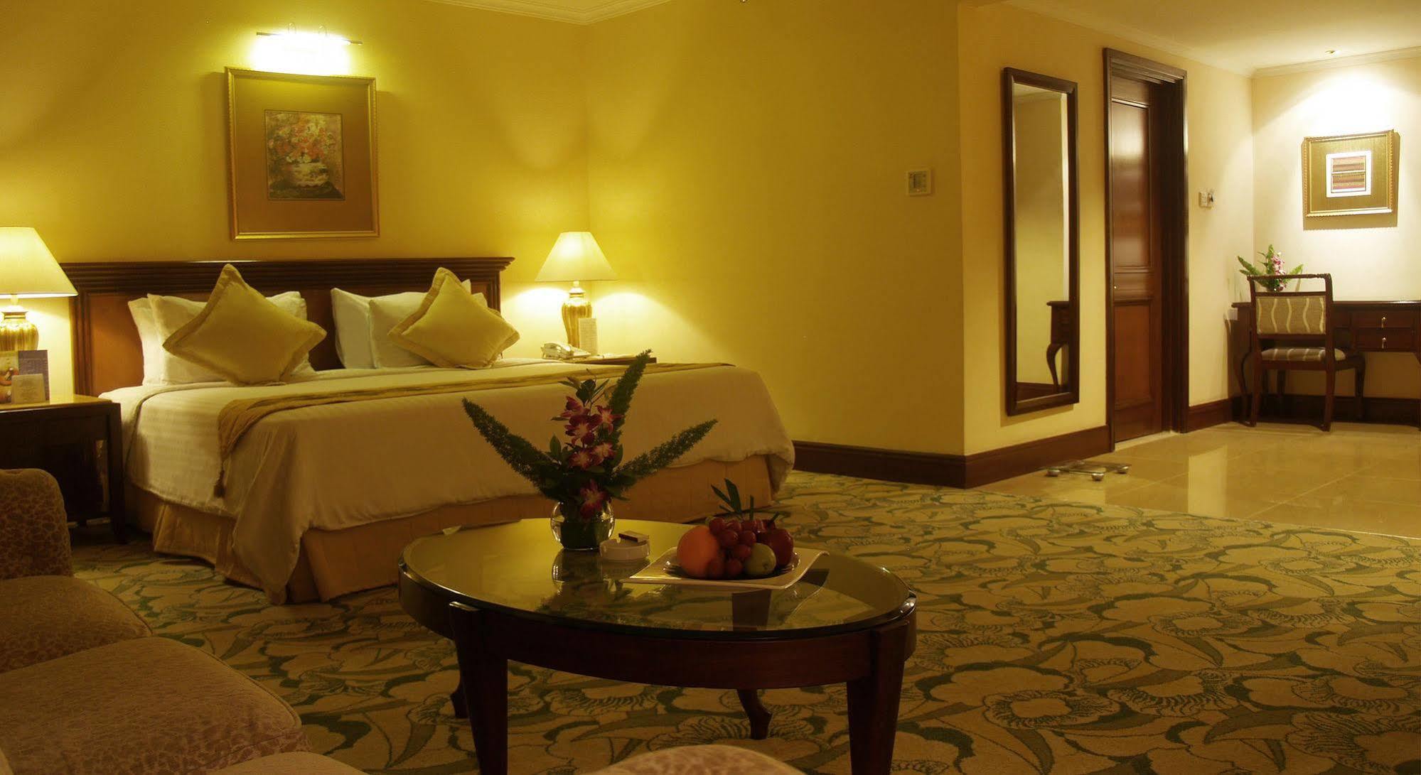 Aston Tropicana Hotel 4*