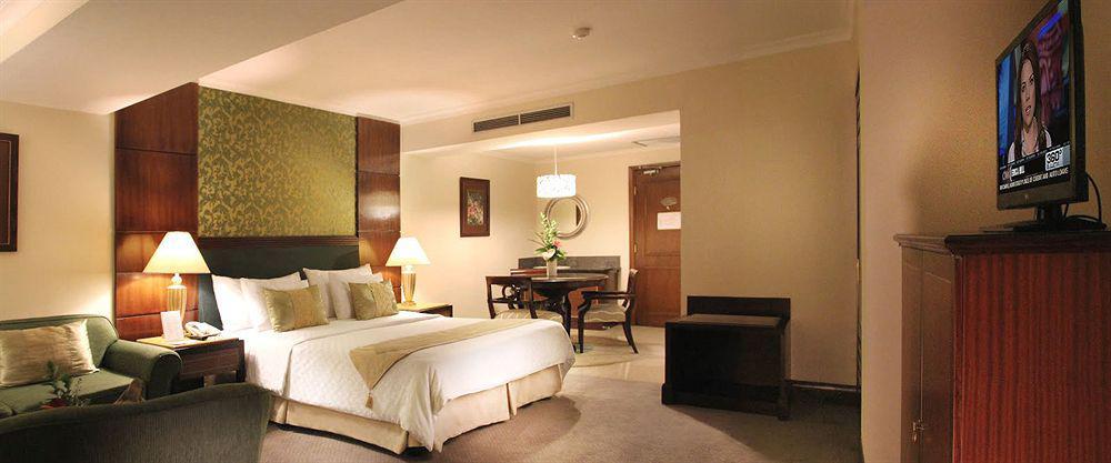 Aston Tropicana 4* Bandung